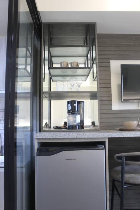 Condo Near Ayala Cebu City W Wifi Balcony Exterior photo