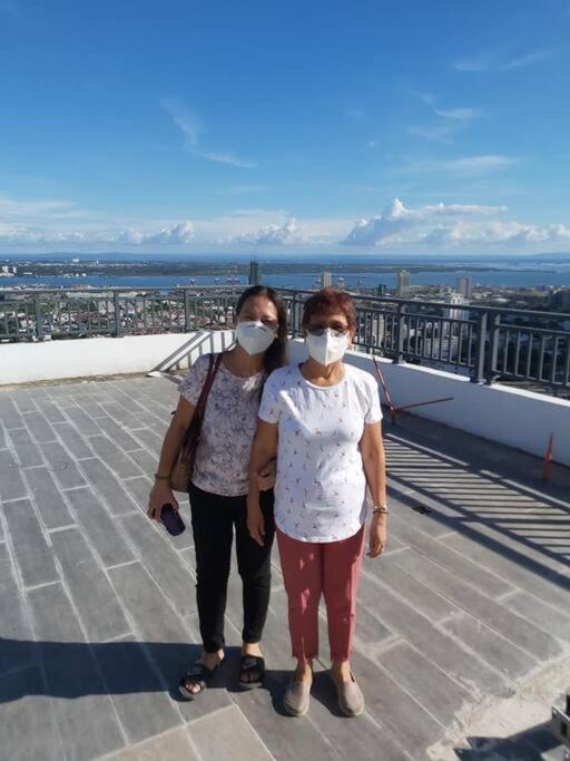 Condo Near Ayala Cebu City W Wifi Balcony Exterior photo