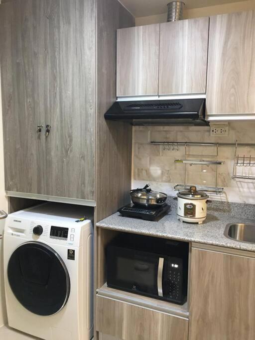 Condo Near Ayala Cebu City W Wifi Balcony Exterior photo